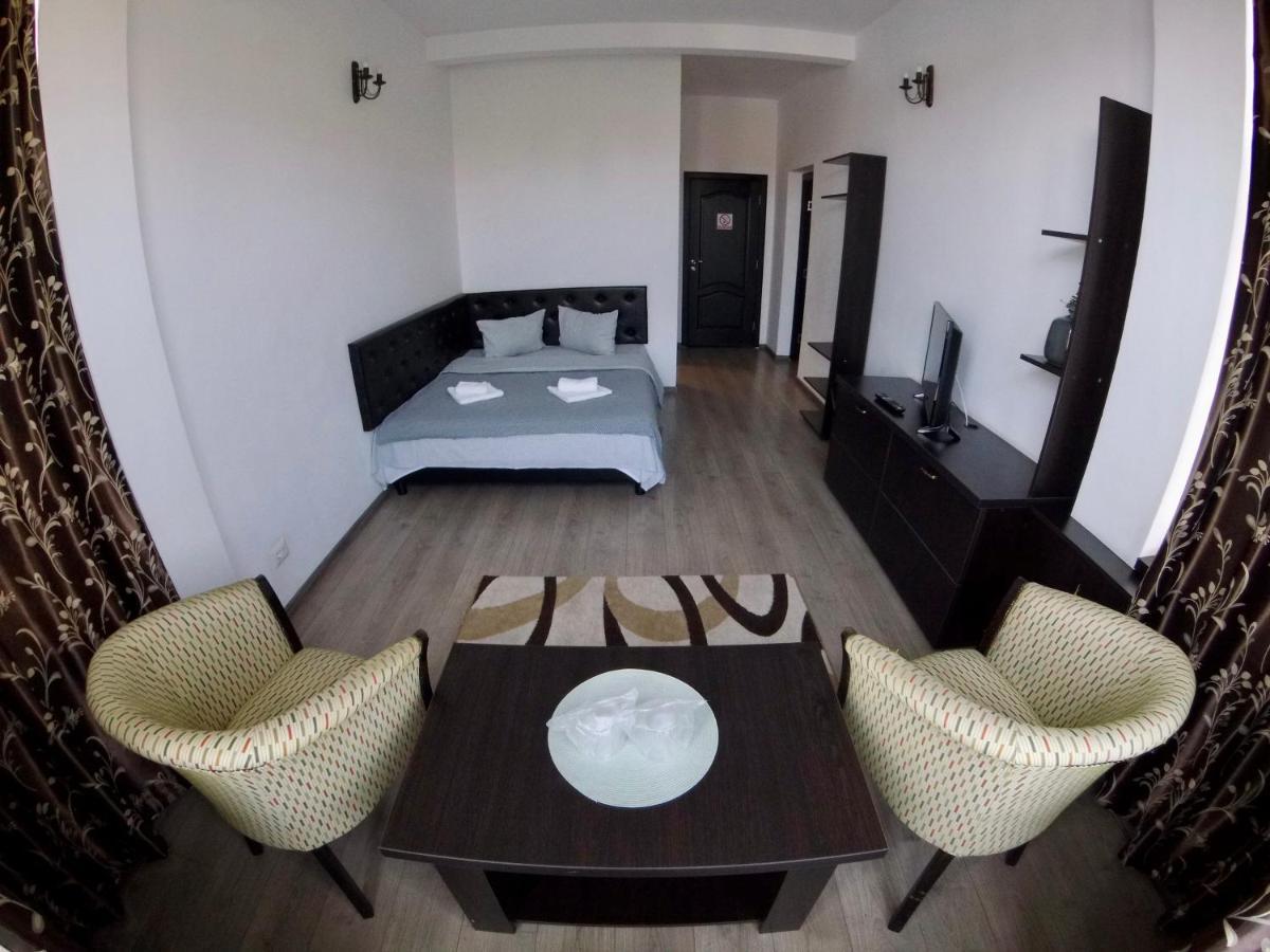 Cochet Accommodation Piatra Neamt Ngoại thất bức ảnh