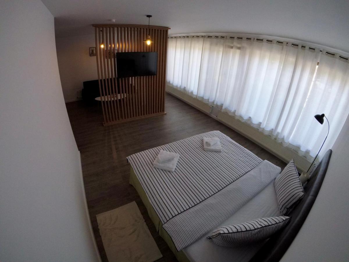 Cochet Accommodation Piatra Neamt Ngoại thất bức ảnh