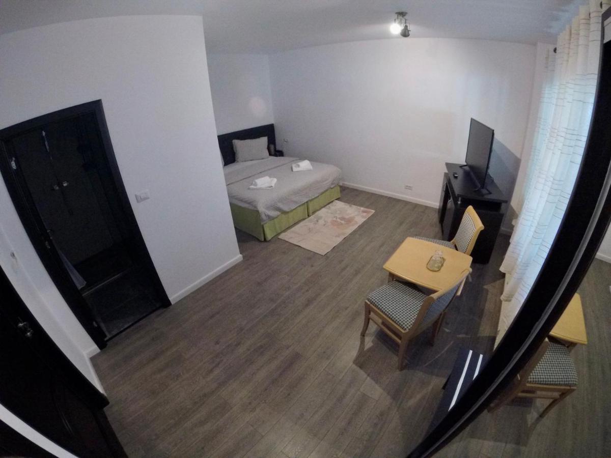 Cochet Accommodation Piatra Neamt Ngoại thất bức ảnh