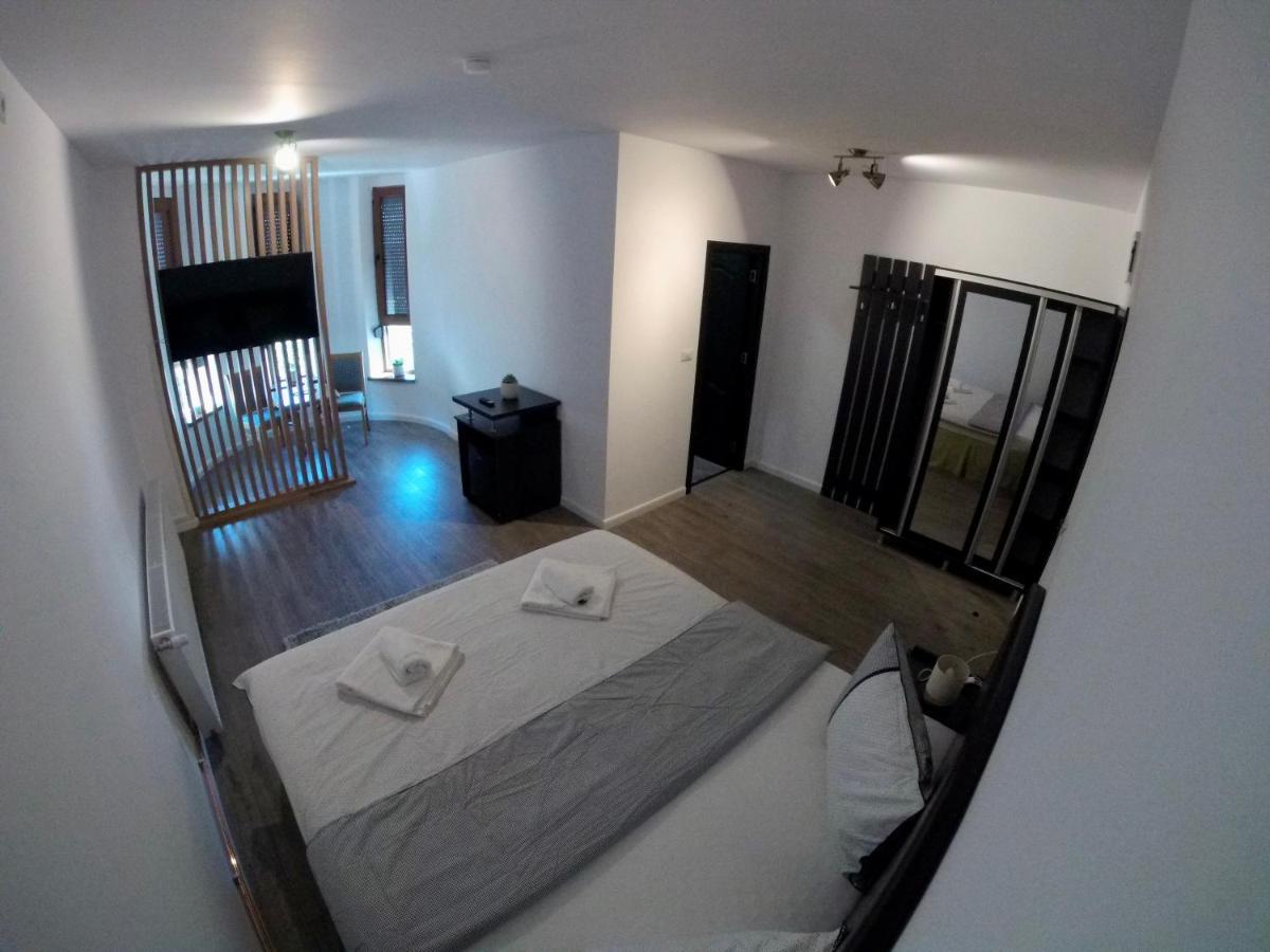Cochet Accommodation Piatra Neamt Ngoại thất bức ảnh