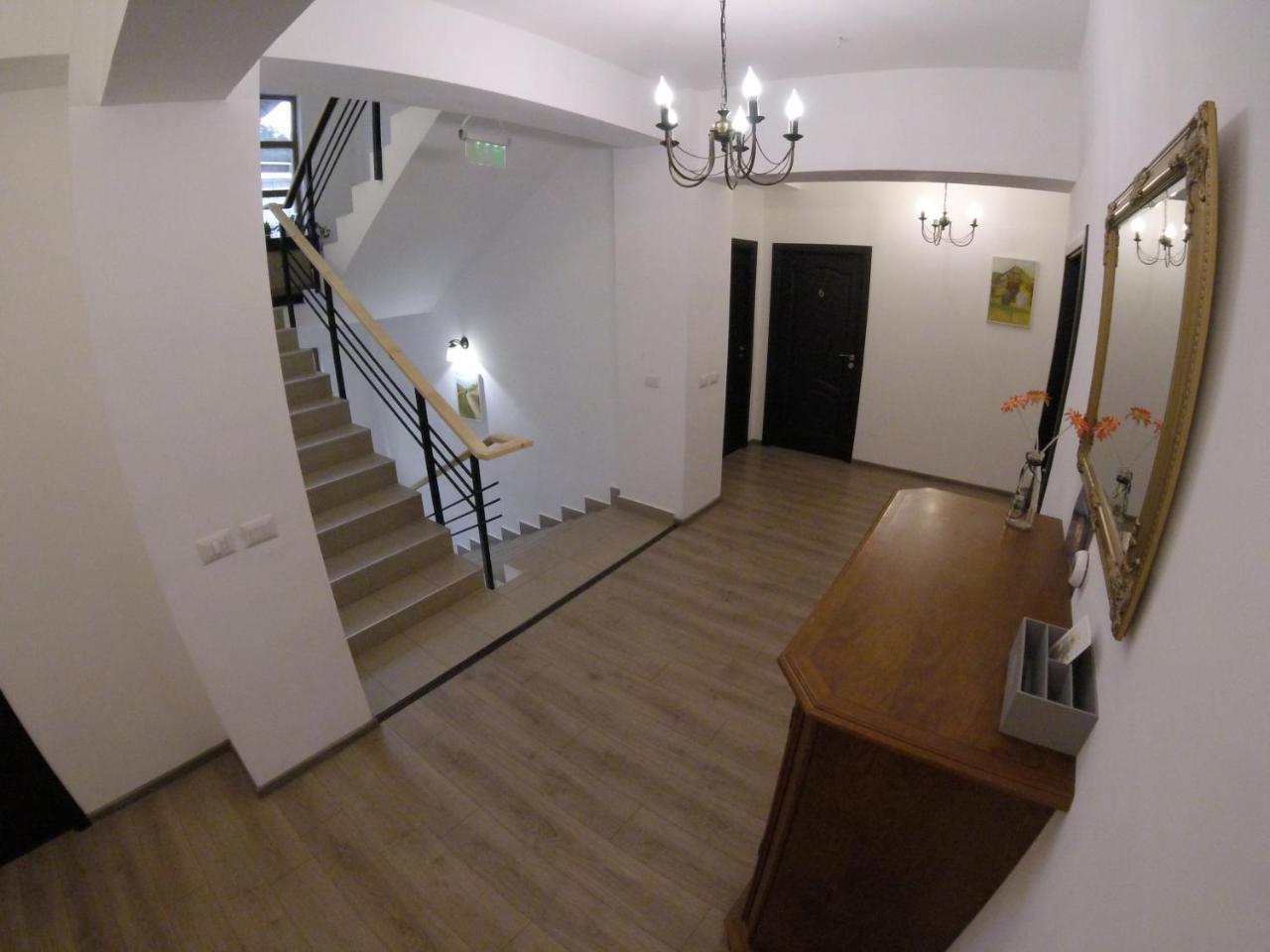 Cochet Accommodation Piatra Neamt Ngoại thất bức ảnh